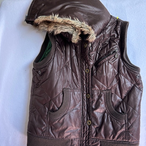 Vintage Robert Lewis quilted vest and hood - Picture 2 of 4